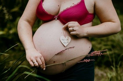 schwangerschaft-bauch--babybauch-fotoshooting-mom-to-be-mommy-daddy-fotografin-mannheim-natalie-schampaul-59.jpg
