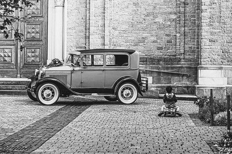 brautauto-hochzeitsauto-oldtimer-brautpaar-reportage-im-auto-fahrt-natalie-schampaul-1.jpg