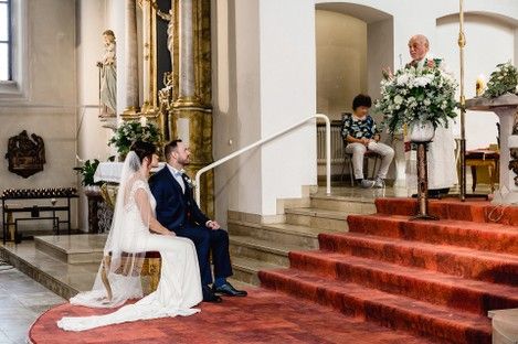 kirche-kirchliche-hochzeit-pfalz-hochzeitsreportage-trauung-hochzeitsfotografin-mannheim-natalie-schampaul-18.jpg
