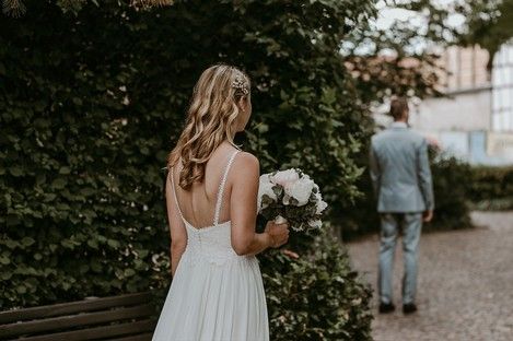 standesamt-hochzeit-standesamtliche-trauung-hochzeitsfotograf-first-look-natalie-schampaul-6.jpg
