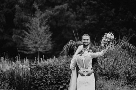 portraits-brautpaar-vintage-hochzeit-hochzeitsfotograf-schleier-natalie-schampaul-mannheim-25.jpg